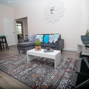 Apartment Raynebow Chateau - Chic Getaway, Port of Spain